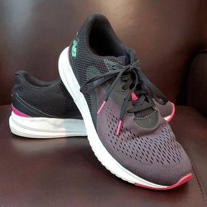 New balance Pro Run lightweight running shoe